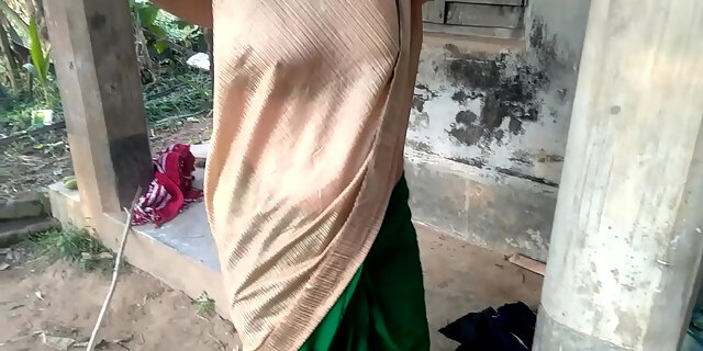 aunty,bhabhi,big ass,boobs,classic,compilation,desi,desi milf,first time,fucking,hindi,indian,juicy,milf,milk,outdoor,sex